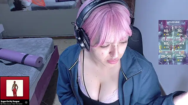 Snapshot of Eli666uwu chatting on October 20, 4:10 pm Eli666uwu online show from October 20, 4:10 pm