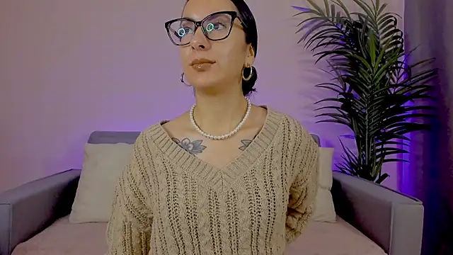 miadaniells hot online show from April 30, 1:16 pm