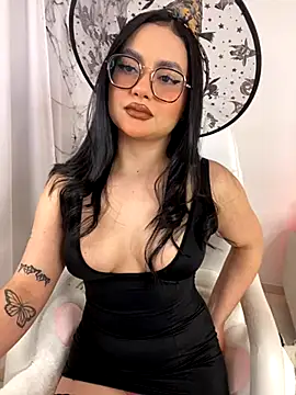 Snapshot of montmariana chatting on October 16, 2:03 am montmariana online show from October 16, 2:03 am