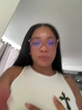 ashley Tompson1 online show from March 9, 1:14 pm