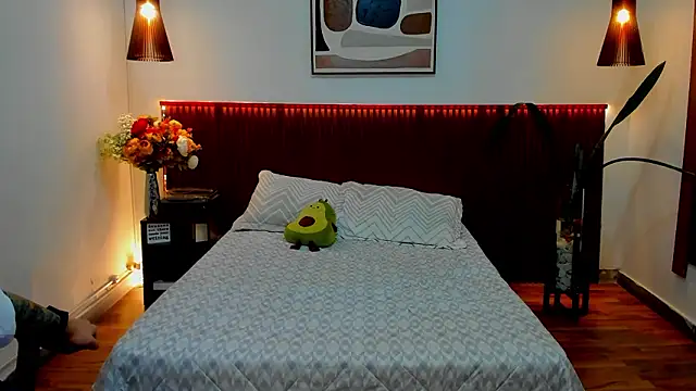 KatherineBond online show from March 10, 6:45 pm