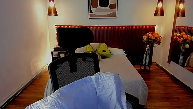 KatherineBond online show from July 21, 6:19 pm