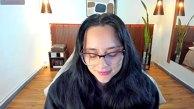 KatherineBond online show from October 25, 8:05 pm