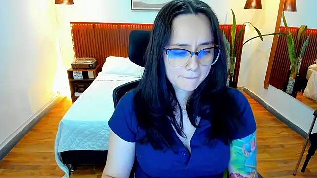 KatherineBond online show from March 5, 8:26 pm