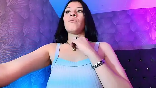 AnnaliOlsenX online show from June 19, 6:55 pm