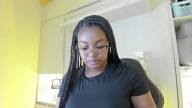 tamaraa smiith online show from June 12, 7:33 pm