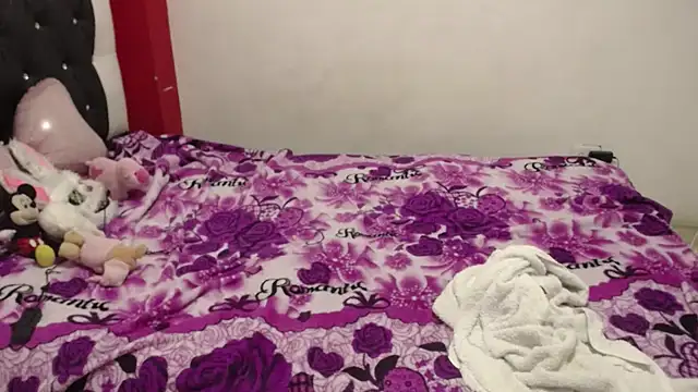 Katty Bones online show from February 6, 3:37 pm