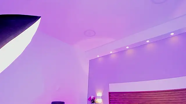 Adelehottman online show from March 17, 12:53 pm