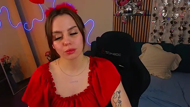 Aisha Riley online show from February 13, 5:36 pm