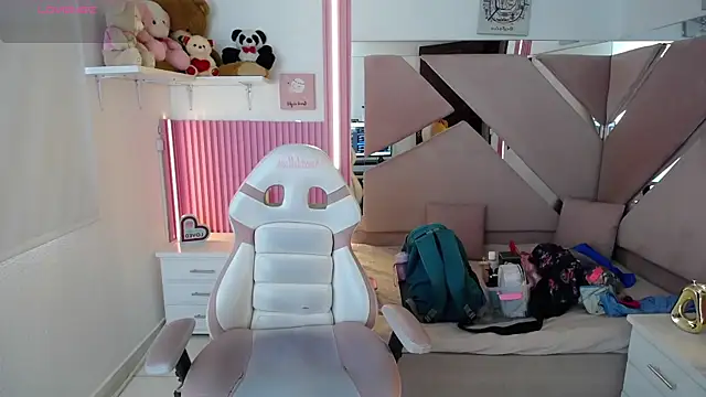  Miaaleon online show from January 13, 12:53 pm