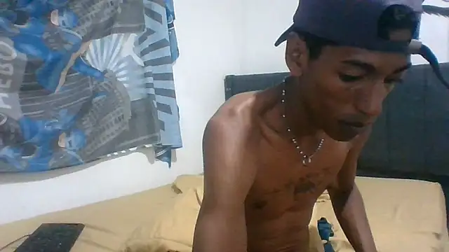 AlbertBigCock online show from June 24, 12:31 am