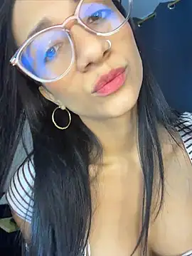 UrNewFantasy online show from July 17, 3:16 pm