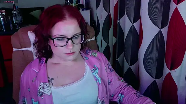 submissiveslut1996 online show from May 24, 9:36 pm