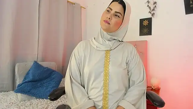 AishaAmin  online show from June 27, 12:22 pm