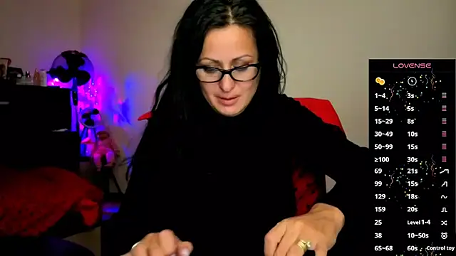 YourDreamLoverr online show from October 17, 12:36 am