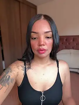Sara LipsX online show from June 25, 10:33 pm