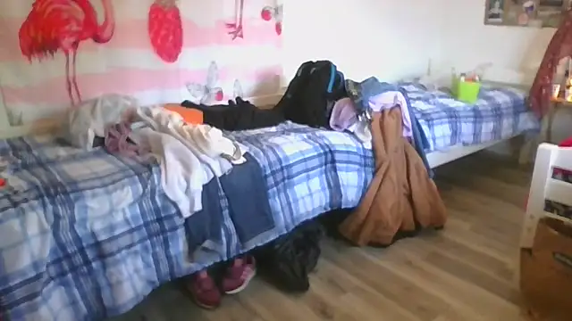 MsLG12301 online show from April 16, 5:12 pm