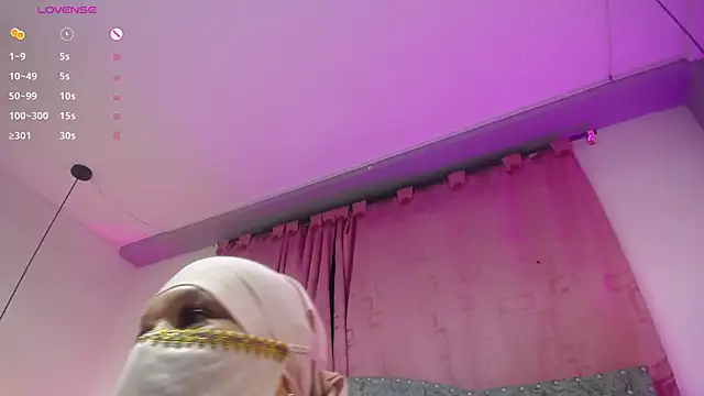 Uzziah Sabag online show from October 28, 12:05 am