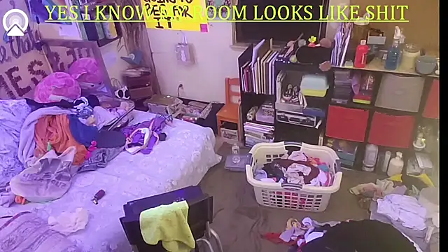 Snapshot of Cloud_Master9 chatting on October 6, 10:21 am Cloud Master9 online show from October 6, 10:21 am