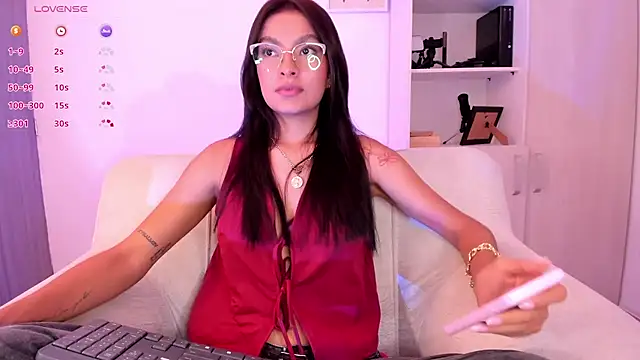 Snapshot of barbie_brunette3 chatting on October 25, 3:58 am barbie brunette3 online show from October 25, 3:58 am