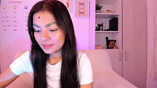 Snapshot of barbie_brunette3 chatting on October 19, 5:20 am barbie brunette3 online show from October 19, 5:20 am