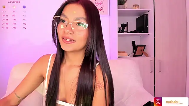 Snapshot of barbie_brunette3 chatting on October 6, 12:27 am barbie brunette3 online show from October 6, 12:27 am