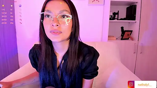 Snapshot of barbie_brunette3 chatting on October 10, 12:48 am barbie brunette3 online show from October 10, 12:48 am