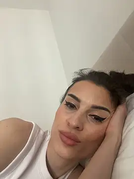 RebecaMur online show from April 6, 11:44 am