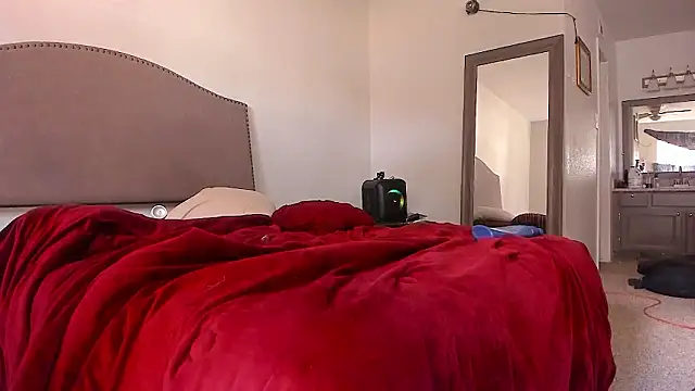 yiauana online show from February 9, 9:17 pm