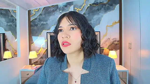 lina bedoya  online show from July 4, 12:01 pm