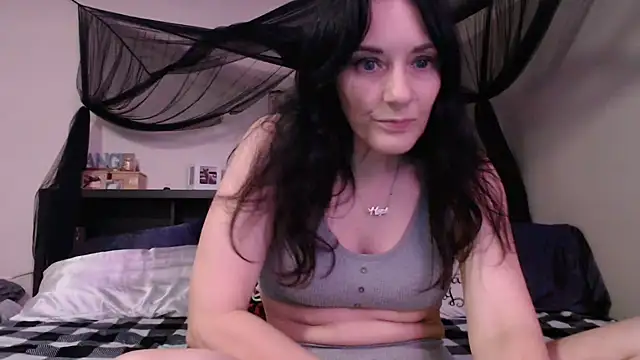 CrystalLakeXO online show from July 23, 7:05 am