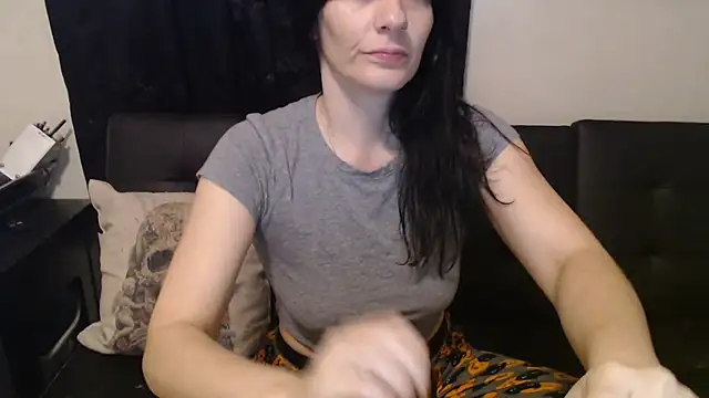 CrystalLakeXO online show from July 5, 12:00 pm