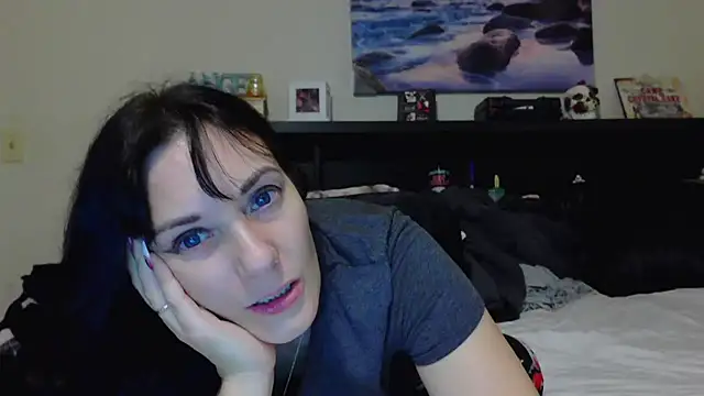 CrystalLakeXO online show from October 10, 10:20 am