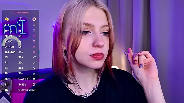 arielabradberry online show from November 24, 2:52 pm