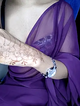 Snapshot of Leeeezzzz_roy chatting on October 23, 6:58 pm Leeeezzzz roy online show from October 23, 6:58 pm