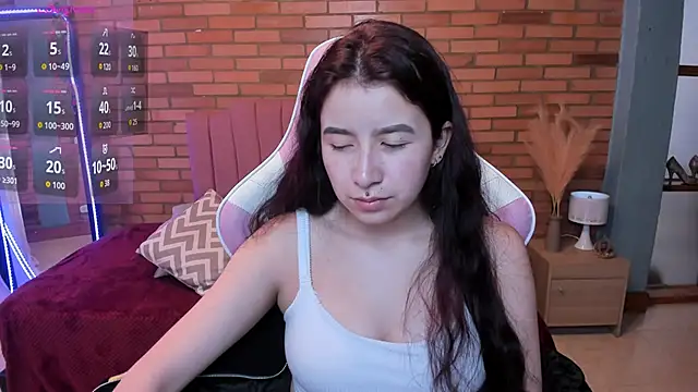 Amy joones online show from June 12, 12:02 pm