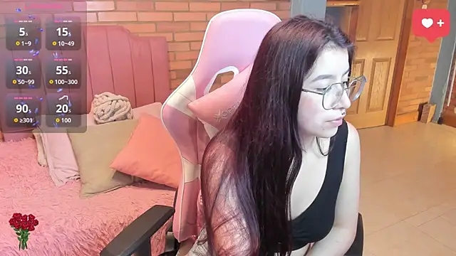 Amy joones online show from July 14, 11:05 am