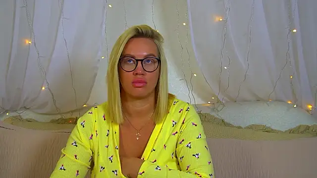 MariaNeumann online show from March 15, 6:21 pm