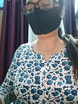 Snapshot of Aishwaryaa_69 chatting on October 2, 11:37 am Aishwaryaa 69 online show from October 2, 11:37 am