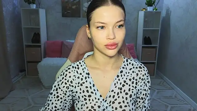 EmmyMills online show from July 14, 12:44 am