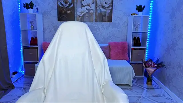 EmmyMills online show from June 20, 10:24 pm