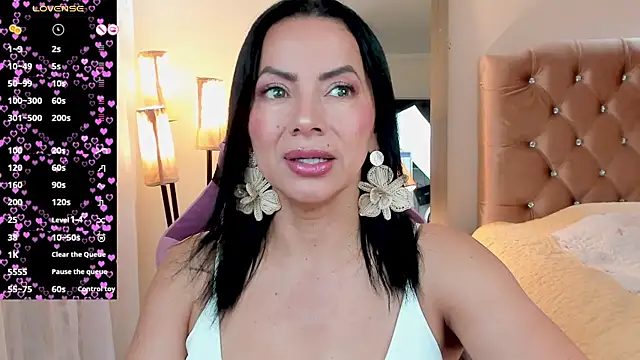 veronika naughty online show from November 3, 3:05 pm