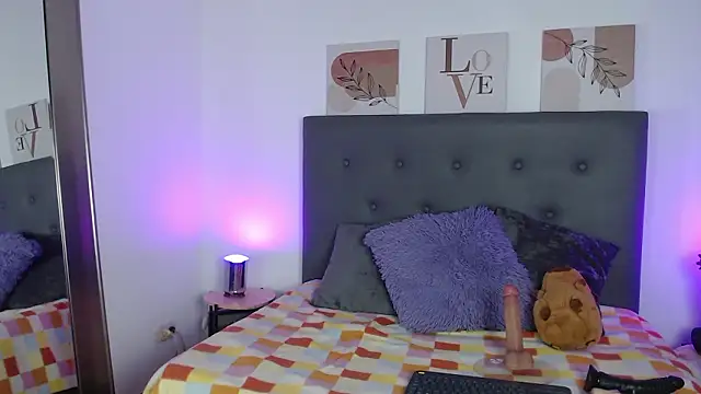 madisex s online show from March 18, 2:49 am