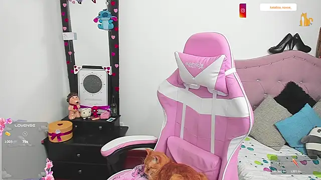 Katalina novoa online show from March 15, 2:57 am