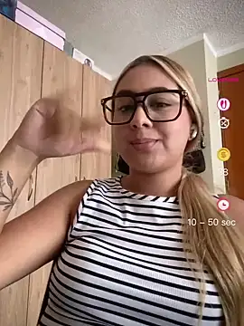 Miabonnett  online show from April 30, 5:40 pm