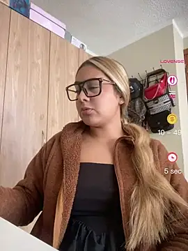 Miabonnett  online show from May 2, 6:22 pm