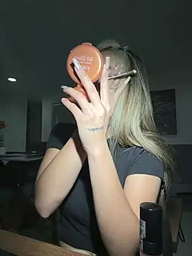 emma oxford online show from February 25, 2:21 am