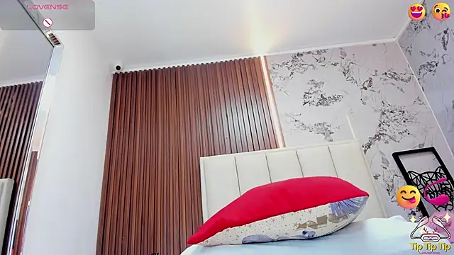 MADISON ROWAN1 online show from December 3, 3:42 am