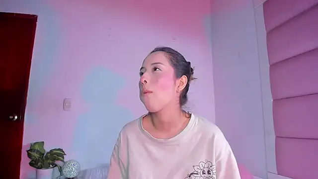 little-Emma online show from October 2, 3:22 am