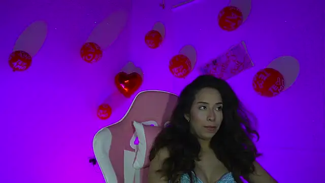 little-Emma online show from February 16, 3:50 am